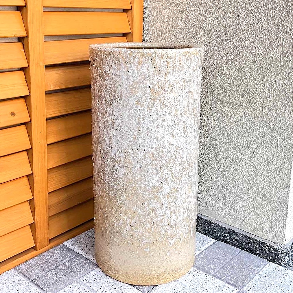 【新着】 【信楽焼】白砂傘立 今めかしい 今めかしい パウダーコンパクト か細い 室外 室内 部屋の入り口 営造祝賀会 住み替え祝賀会 開店祝賀会 各種差し上げ物に♪
