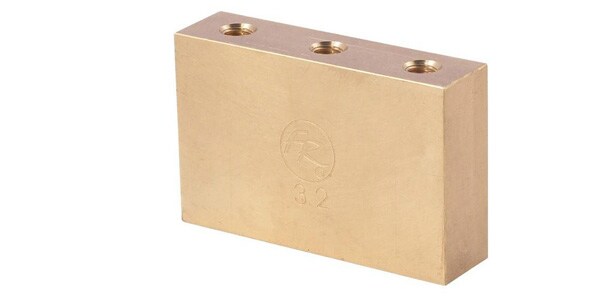 FLOYDROSE（フロイドローズ） トレモロユニット Fat Brass Block 32mm｜迅速配送の楽器機材本舗