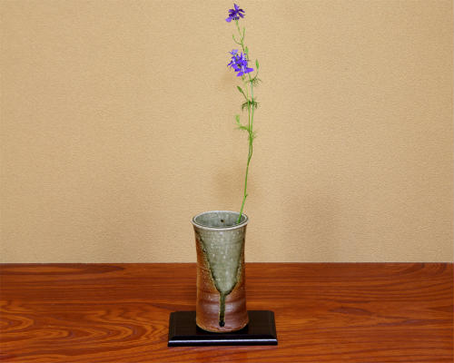 楽天市場】信楽焼 花瓶 青ガラス線彫 5号 インテリアにも 陶器