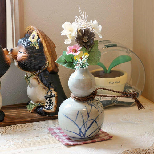 楽天市場】在庫数限り 信楽焼 一輪挿し 緋色 長 スカーレット ミニ