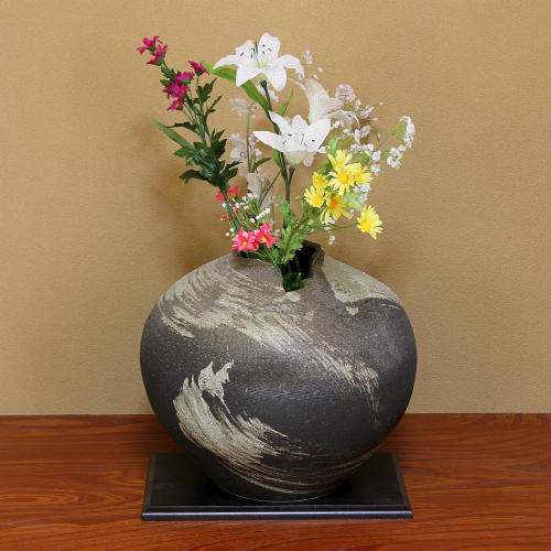 【ポイント5倍】信楽焼 花瓶 窯肌 刷毛目 盛土 丸 13号 陶器 おしゃれ 花入 北欧 和風 かわいい 花びん 大きい 花器 ミニ 一輪挿し フラワーベース プレゼント ギフト 信楽 信楽焼き やきもの(MB009-06G)｜夢源陶房