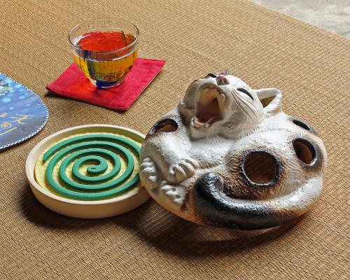 楽天市場】信楽焼 猫 置物 あぐら猫の置物 7.5号 虎柄 大 陶器 猫の