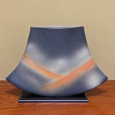 信楽焼 花器 黒雲富士型創作 生花 池坊 小原流 生け花 在庫数限り 在庫処分 立花 和風 華道 陶器 フラワーベース 立花 花瓶 ギフト 信楽焼き 華道 未生流 古流 遠州流