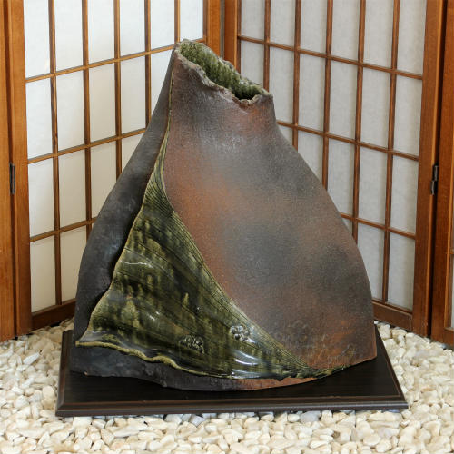 信楽焼 花器 黒 富士型 うつり変わり 活け花 池坊 小原流 活け花 店卸し資産数境界線 店卸し資産かた付ける 立花 和風 華道 瀬戸もの 御花軍事基地 立花 花立て 差し上げ物 信楽焼き 華道 未生流 古流 遠州流