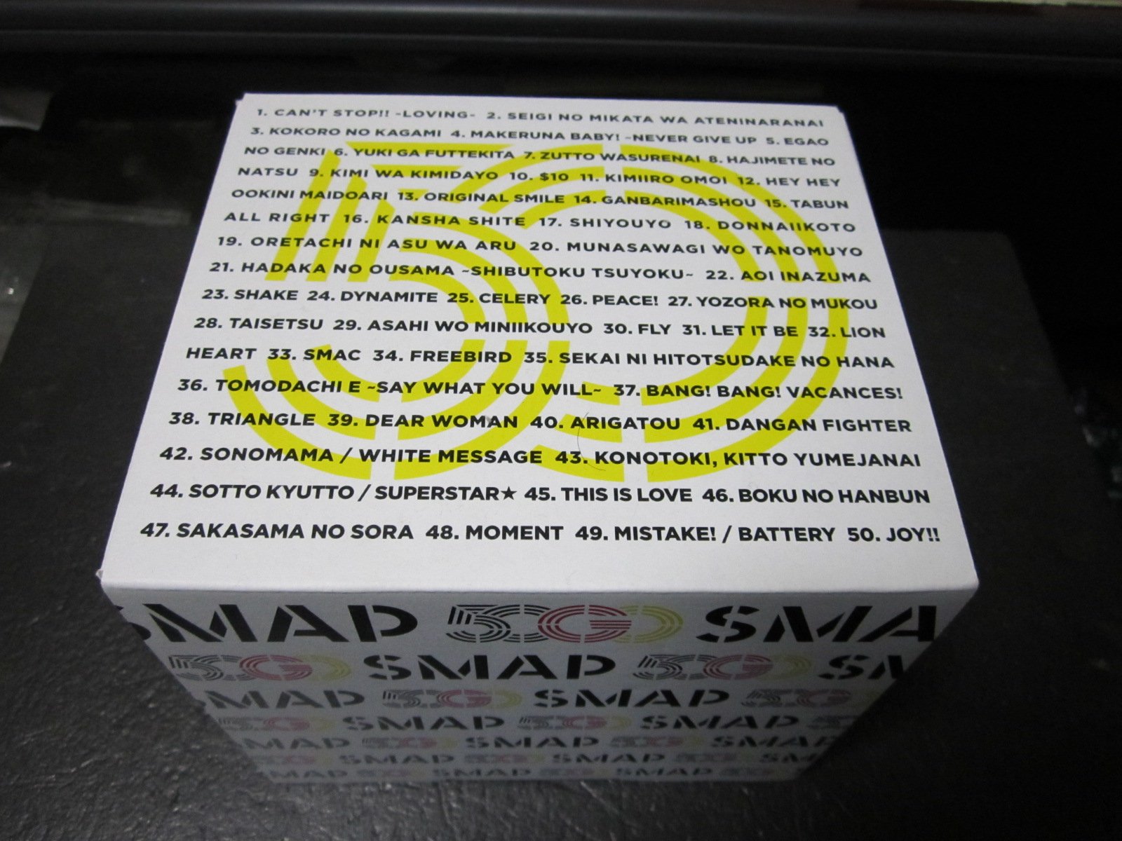 【中古-非常に良い】SMAP SHOP 2013 公式グッズ 限定 「50 GO SMAP 50 SINGLES」 シングル CD50枚セット