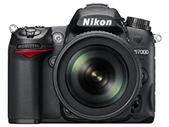 【中古-人並み外れたに好いたらしい】 Nikon ニコン デジタル一眼二眼レフ写真機 D7000 18-105VR 一揃いの道具 D7000LK18-105