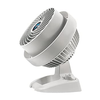 【中古】【輸入品・未使用】Vornado 530 Compact Whole Room Air Circulator%カンマ% Linen by Vornado