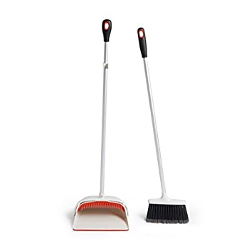 【中古】【輸入品・未使用】OXO ほうき ちりとり セット アップライト ダストパン & ブラシ オレンジ 1335280｜ムジカ＆フェリーチェ店