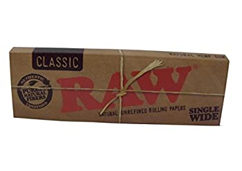 【中古】【輸入品・未使用】RAW Classic Single Wide Cigarette Papers Regular 70mm ロウクラシック シングルワイドペーパー レギュラーサイズ [並行輸入品]｜ムジカ＆フェリーチェ店