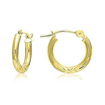 【中古】【輸入品・未使用】Tilo Jewelry 14Kイエローゴールド 手彫り ダイヤモンドカット ラウンドフープピアス (直径0.5インチ)