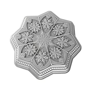 【中古】【輸入品・未使用】Nordic Ware Sweet Snowflakes Shortbread Pan%ｶﾝﾏ% Silver by Nordic Ware