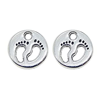 【中古】【輸入品・未使用】JulieWang 50個 アンティークシルバー 赤ちゃんの足跡チャームペンダント ジュエリー製作用 DIY 11x11mm|ムジカ&フェリーチェ店