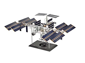 【中古-非常に良い】ドイツレベル ISS 国際宇宙ステーション 1/144 R04841 プラモデル