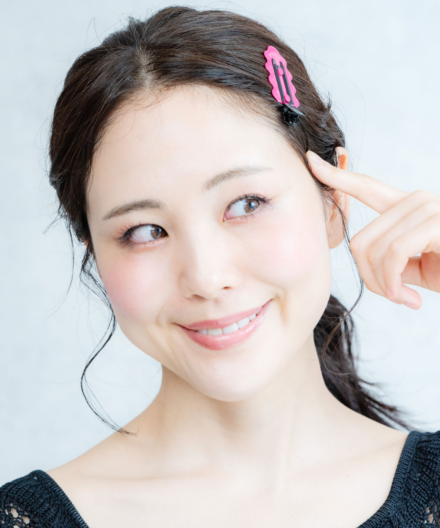 楽天市場 ヘアクリップ 滑らない ピタッと メイクさんの 前髪クリップ 3個セット 34 メール便ok Muk Online Shop 楽天市場店