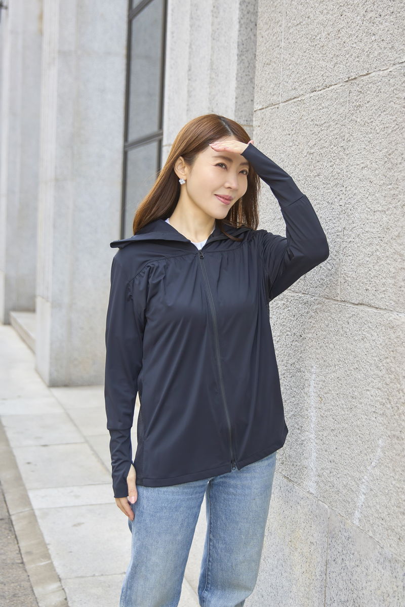 MukiiUVカットパーカー　新品 楽天市場】Mukii UVカットパーカー 遮光率99.9％ ミューキー