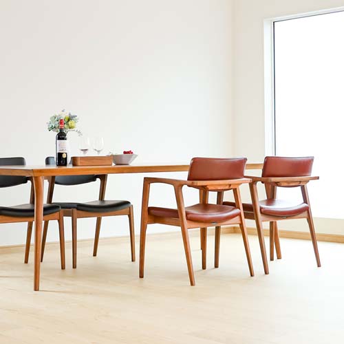 徳島家具 Fuji furniture 冨士ファニチア koti コティ アームチェア 背座張 国産家具 無垢 ダイニングチェア オーク ウォールナット 布地 合成皮革 本革|MUKU工房(家具&クラフト)