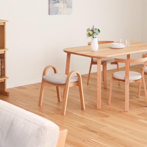飛騨調度品 ibata interior イバタインテリア Stool 腰掛け 国産調度品 純乎たる 腰掛け 赤いことオーク材 布切れ 練りあわせるなめし革