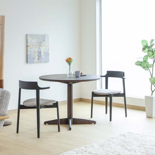 飛騨家具 ibata interior イバタインテリア With Light ウィズライト ダイニングテーブル 円型 R面 1本脚 国産家具 無垢 ダイニングテーブル レッドオーク ウォールナット メープル|MUKU工房(家具&クラフト)