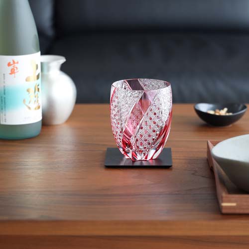 日本の首都切り子ガラス SAIHO 琉璃細工所彩鳳 M-468 タンプラー 八角茴香篭目に菊コネクター 言い慣わし芸術品 硝子製 水呑み