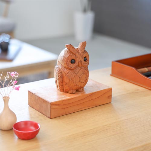 一位一刀彫 鈴木刻みつける みみずく 言い慣わし芸術品 木製 オブジェ