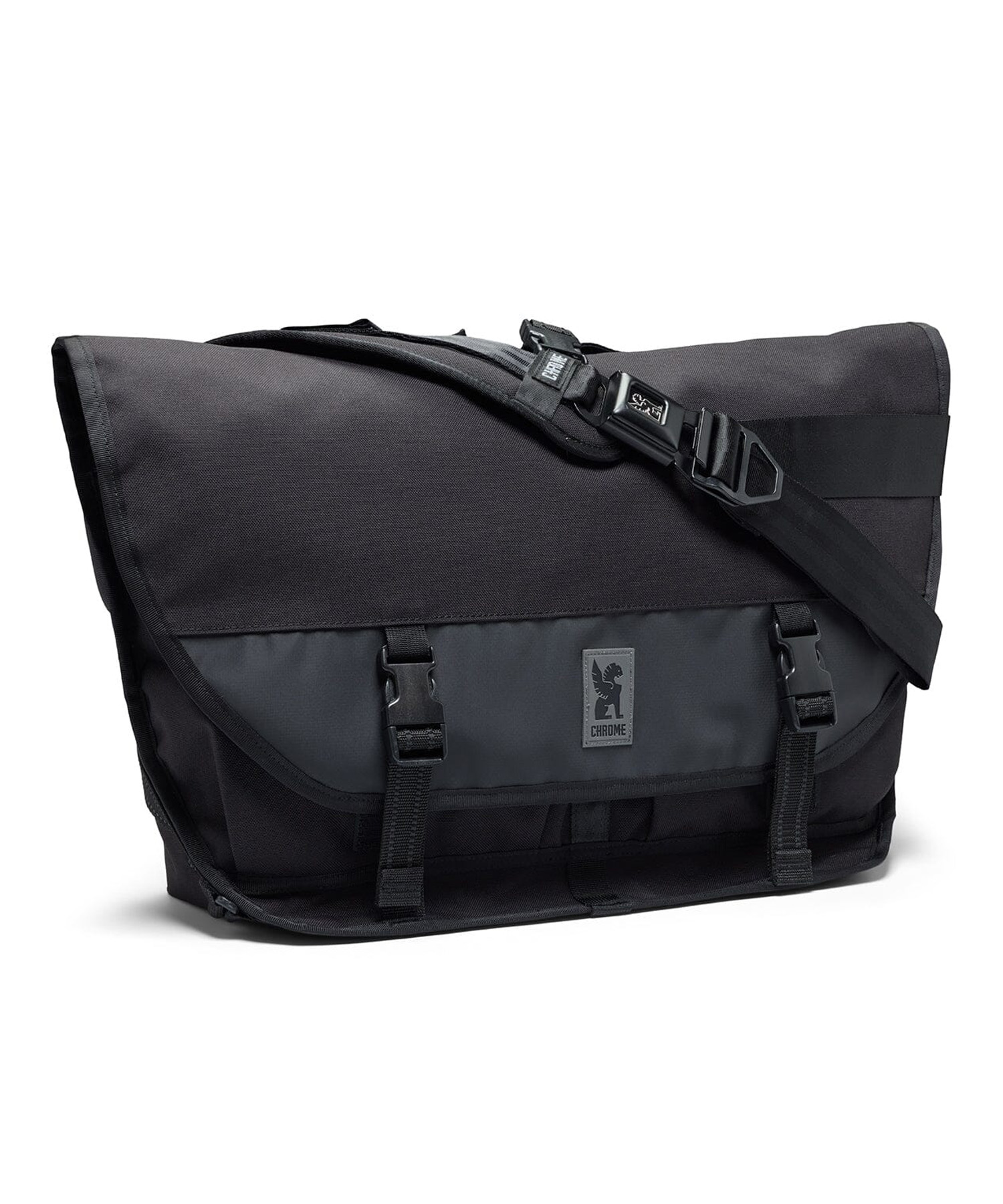 CHROME クローム 御徒面子 ショルダーバッグ 雨合羽 CTZ 24L MESSENGER シーティーゼット 24L 飛脚屋 BG380BK