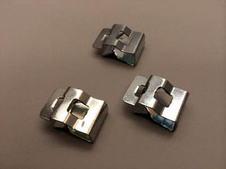 Panduit パンドウイットコーポレーション クリップ型固定具 (100個入) MCMS25-P-C
