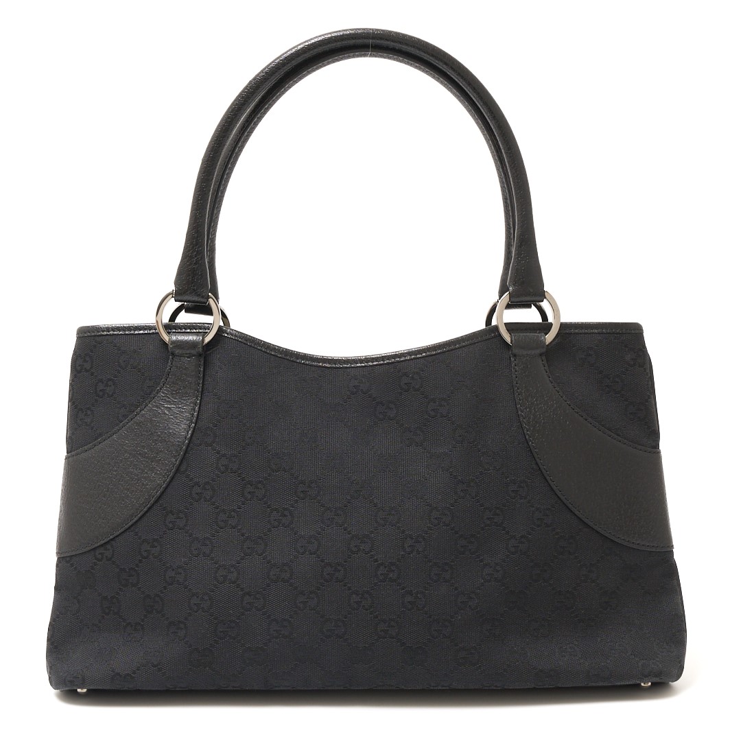 美品 ‼️GUCCI グッチ 黒 サテン　ゴールド金具 パーティーバッグ ‼️ GUCCI 未使用品◎GUCCI グッチ 702251 GGマトラッセ レザー 3WAY