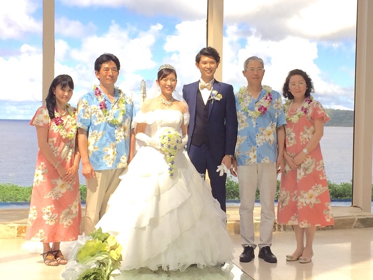 沖縄 結婚式 ゲスト 服装