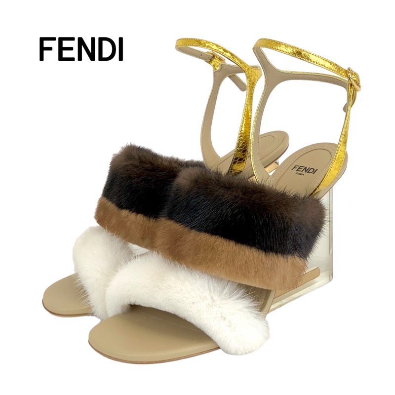 フェンディ FENDI ファースト サンダル 靴 シューズ ミンクファー レザー ブラウン系 ホワイト ゴールド 未使用 ウェッジソール｜My Closet by Tieel