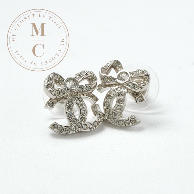 輝くリボン♪【 CHANEL 】シャネル CCロゴ ピアス 輝くリボン♪【 CHANEL 】シャネル CCロゴ ピアス (CHANEL