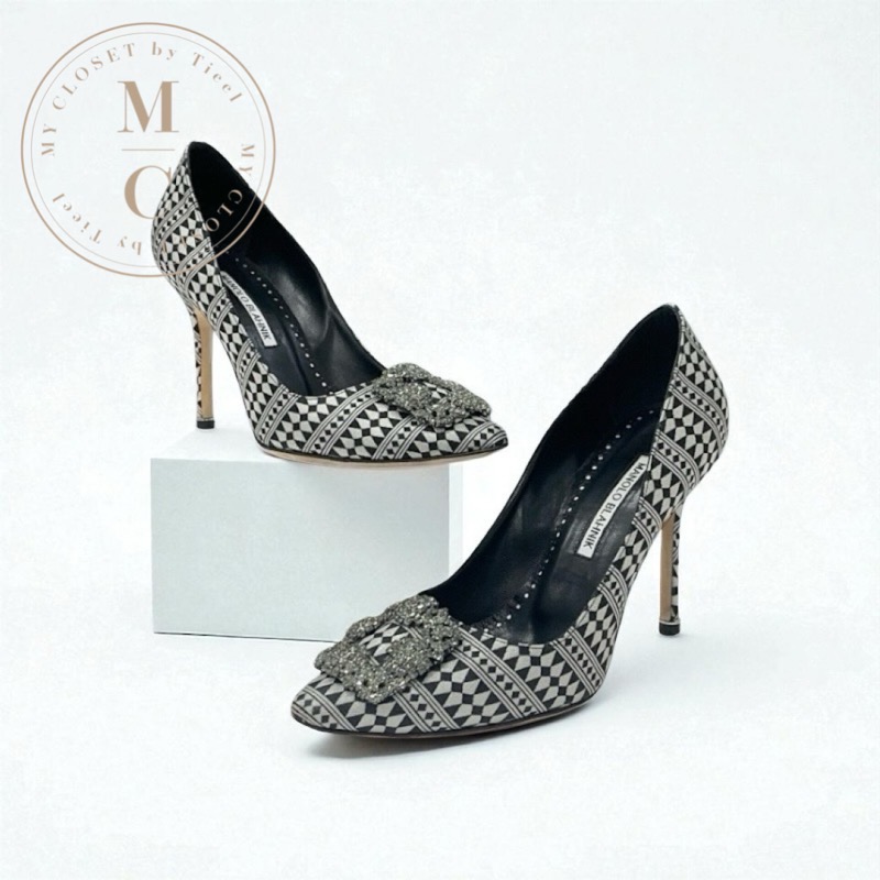 マノロブラニク　ハンギシ　グレー ハンギシ サテン ロンドングレー フラット マノロブラニク