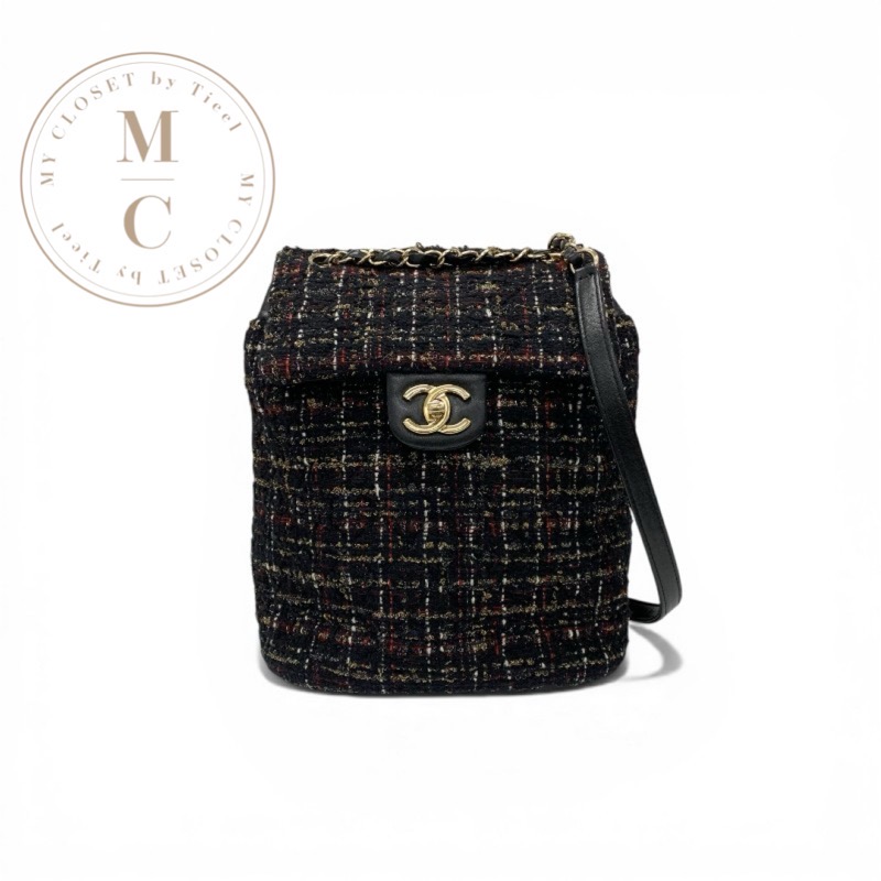 シャネル CHANEL 御徒面子 うしろ側容器に並べる 背嚢 ツィード 子ヒツジひと肌 黒いこと ゴールド マトラッセ ココマーク 折りかえし鍵を掛ける チェーン店