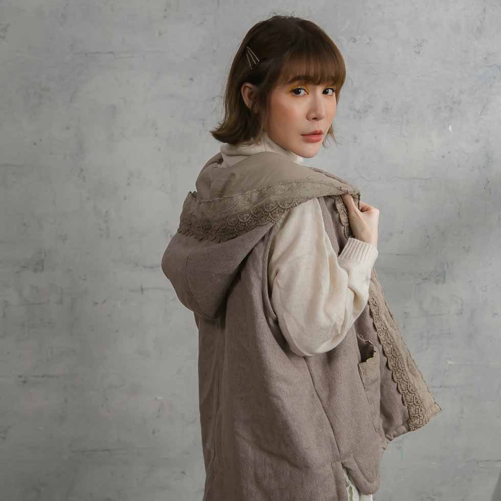 送料関税無料 ベスト ジレ 全 フード付き フードベスト パーカーベスト アウトレット 在庫限りッ 3 冬用 冬物 冬服 秋冬 秋用 秋物 秋服 前開き 中綿 ウール10 コットン90 パーカーベストレディース タンクトップ ノースリーブ 肌色 ベイジ ベージュ