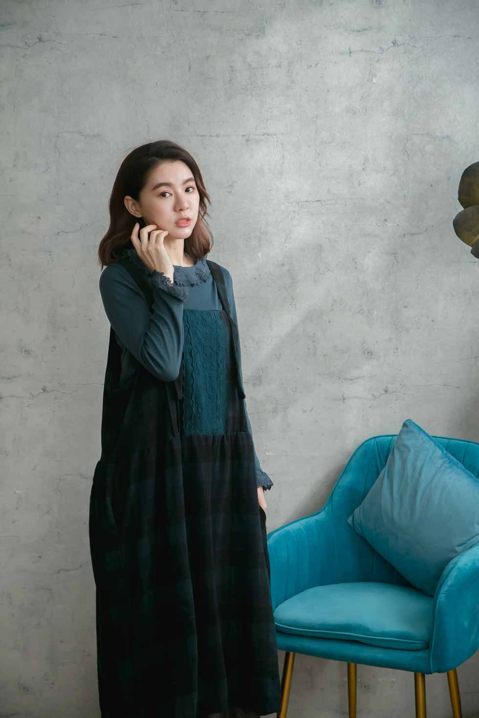 ゆったり大きめ 全 重ね着 色 コットン サロペット ネイビー 冬物 ロングワンピース チェック柄 3 ノースリーブ刺繍レースウールロングチェックワンピース 紺色 コットン ウール50 ポリエステル30 チェック チェック柄 刺繍 秋服 秋物 秋用 秋冬 冬服