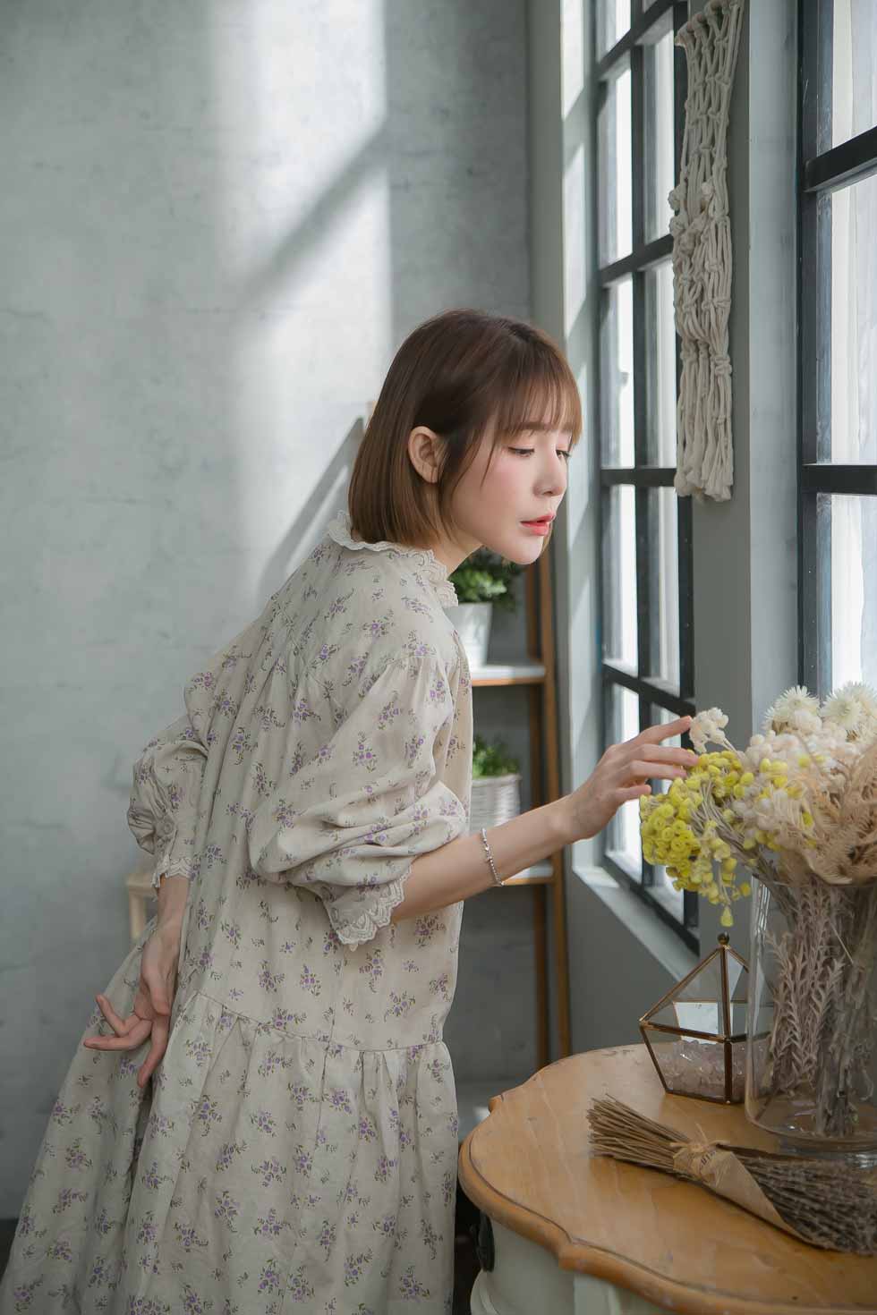 国際ブランド 小花柄ワンピース 北欧風 レトロ アンティーク調 全 2 色 パープル 紫色 長袖 リネン100 麻100 ヘンプ100 天然素材 大人ワンピース 花柄 春服 春物 春用 春夏 夏服 夏物 夏用 正規店仕入れの Opensystem Cl