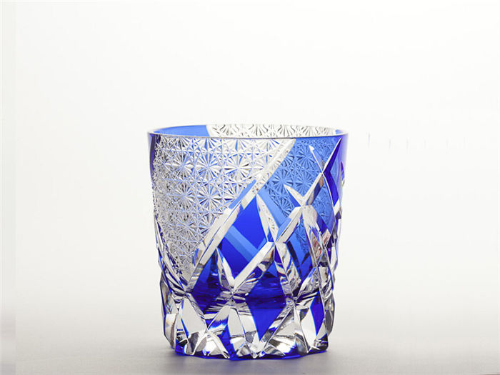 代引き人気 伝統の江戸切子 菊繋ぎ文様 オールドグラス ルリ ロックグラス ウイスキー 焼酎 焼酎カップ 和食器 酒器 ロックカップ 人気 ギフト 贈り物 新築祝い 結婚祝い 出産祝い 内祝い 御祝 新生活 誕生日 プレゼント Edo Kiriko M 244 B