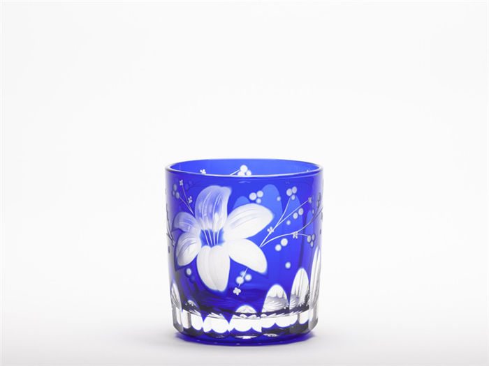 柔らかい 伝統の江戸切子 百合文様 ぐい呑み ルリ 杯 盃 冷酒 日本酒 ぐいのみ 盃 酒器 日本酒 ぐい呑み お猪口 おちょこ 猪口 熱燗 冷酒 和食器 日本酒 食器 晩酌 モダン マイギフト 店 国際ブランド Hardestersmarkets Com