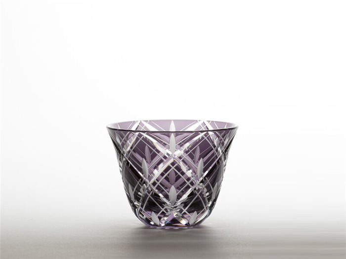 ぐいのみ お猪口 ぐい呑み 猪口 酒器 盃 日本酒 酒器 杯 盃 冷酒 日本酒 冷酒 おちょこ 晩酌 熱燗 和食器 日本酒 食器 晩酌 モダン おしゃれ 結婚 出産 内祝い 伝統の江戸切子 重矢来文様 ぐい呑み ムラサキ 杯 盃 冷酒 日本酒 ぐいのみ 盃