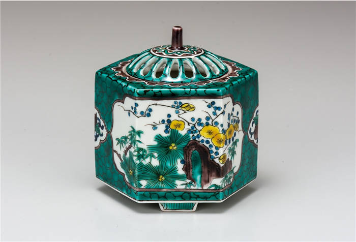 定期入れの 九谷焼 日本製 陶器 仏壇 仏さま お供え 焼香 線香立て 仏具 リラックス 線香 癒し 香炉 お香 聞香 割取松竹梅 3 5号香炉 九谷焼 周年 お祝い プレゼント 開業 事務所移転 開店 竣工 上場 竣工 上場 創立