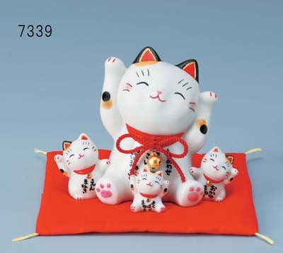 円満招き猫 やんちゃトリオ 置物 招き猫 招猫 まねきねこ 開店祝い 猫 雑貨 縁起物 アイテム 陶器 日本製 開店 開業 プレゼント お祝い 猫グッズ 商売繁盛 家内安全 縁起 置物 インテリア おしゃれ 開業祝い 内祝い Runawayapricot Com