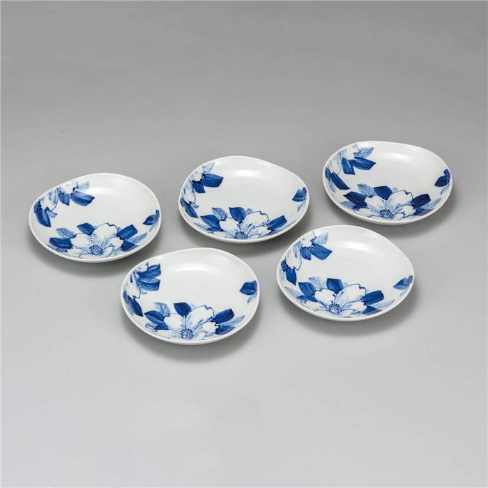 皿 プレート 新規購入 日本製 オシャレ おしゃれ 器 内祝い かわいい 可愛い おしゃれ 和柄 和風 パン皿 サラダ皿 菓子皿 サラダ皿 デザート皿 丸型 皿 お皿 プレート 中皿 取り皿 小皿 染付山茶花 5 5号皿揃 九谷焼 国産 プレート 豆皿 お皿