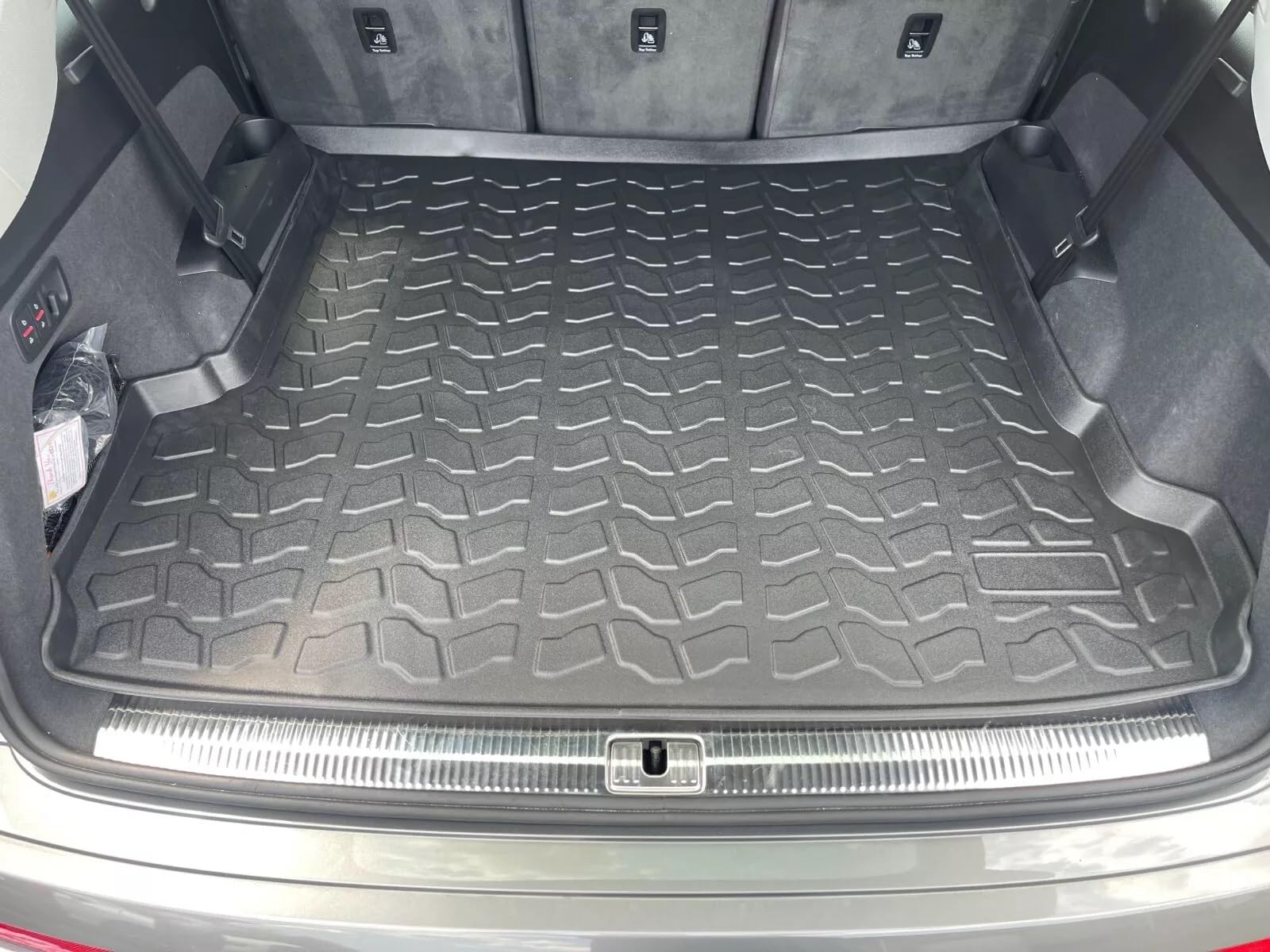リアトランクライナートレイマットパッド AUDI Q7 SQ7 2016 2017 2018 2019 2020用 フロアカーゴカバートレイ 保護 泥 雪 全天候対応 防水 3Dレーザー測定 カスタムフィット｜明金万代