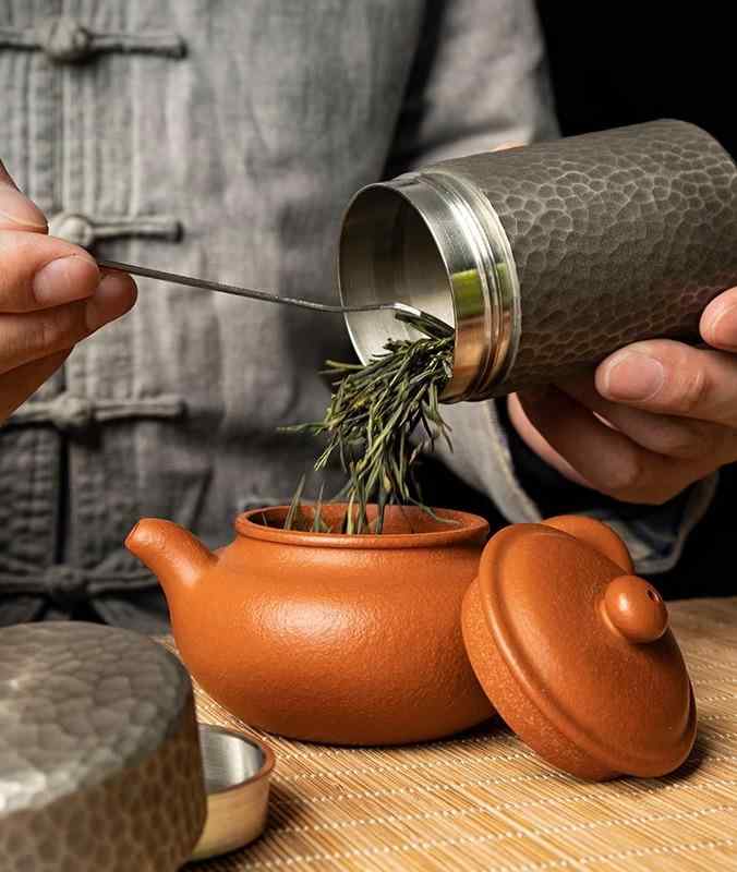 茶筒 おしゃれ 茶缶 キャニスター お茶入れ 紅茶 コーヒー豆 保存容器 ハンマー アイパターン 密封 防湿 ブリキ 旅行用 ポータブル シルバー