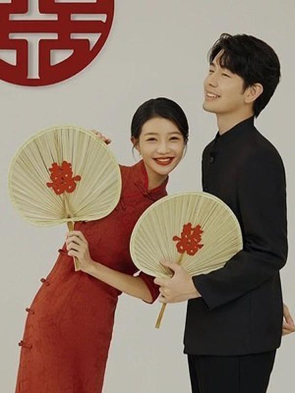 インスタ 撮影 小物 SNS 映え 写真 結婚式 団扇 花びら フラワーボール リボン ウエディングフォト 花嫁 デコレーション スタジオ 装飾 舞台 演出 小道具 インテリア 雑貨 ディスプレイ アレンジメント おしゃれ レトロ チャイナ風 祝福