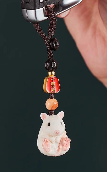ペンダント ストラップ 中国風 アクセサリー 装飾品 枝角 彫刻 干支 ネズミ 車 キーホルダー ペンダント メンズ ハイエンド ハムスター バッグ ぶら下げ 携帯電話 チェーン ペンダント