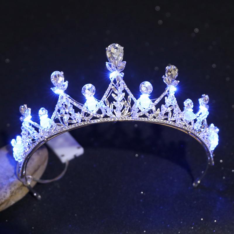 ティアラ 光るLED発光 しずく型クリスタルビーズ 厚銀加工 ハンドメイド ブライダル 花嫁 結婚式 披露宴 パーティー イベント 韓国風 ヘッドドレス