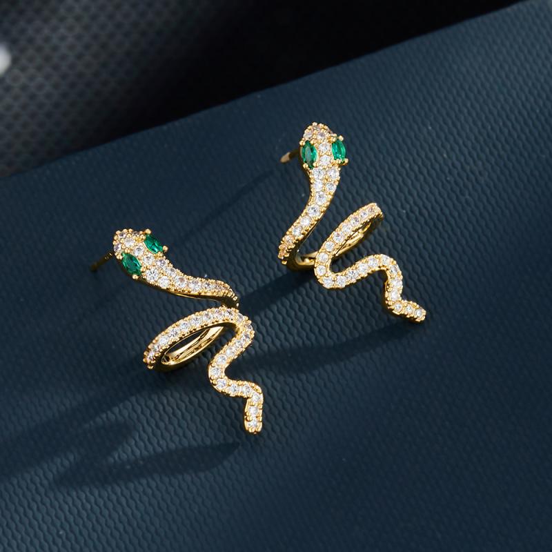 スワロフスキー♡SWAROVSKI スネーク 蛇ピアス♡美品 楽天市場】スワロフスキー スネーク スタッドピアス クリスタル