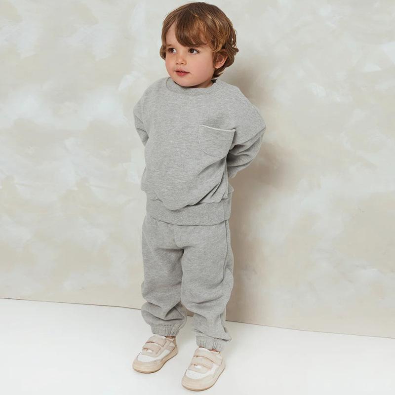キッズ 男の子 女の子 無地 トレーナー 長袖 ロングパンツ セットアップ 秋冬 裏起毛 保温 シンプル クルーネック 前ポケット コットン混 2点セット