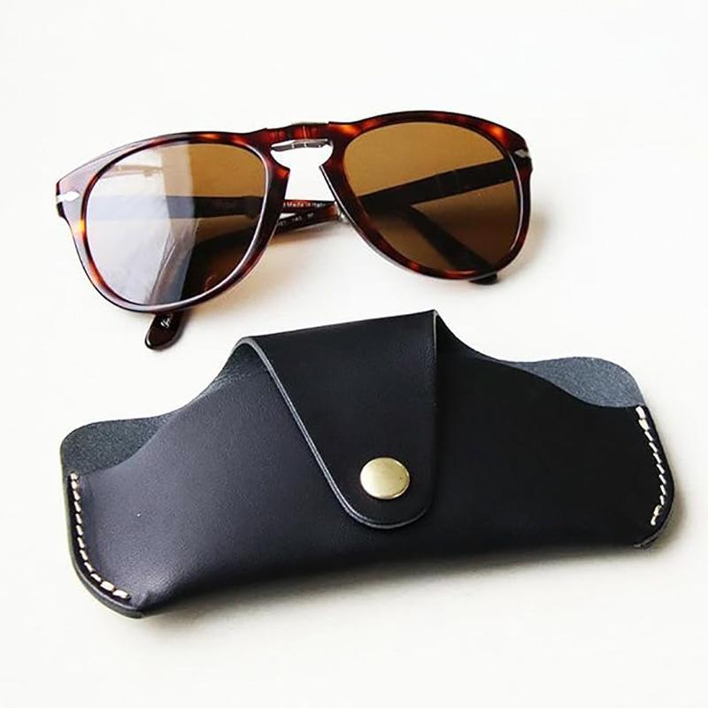 眼鏡ケース メンズ レディース オイルレザー 牛革 スナップボタン 手縫い 携帯用 サングラス 収納 シンプル ブラック ダークブラウン レッド