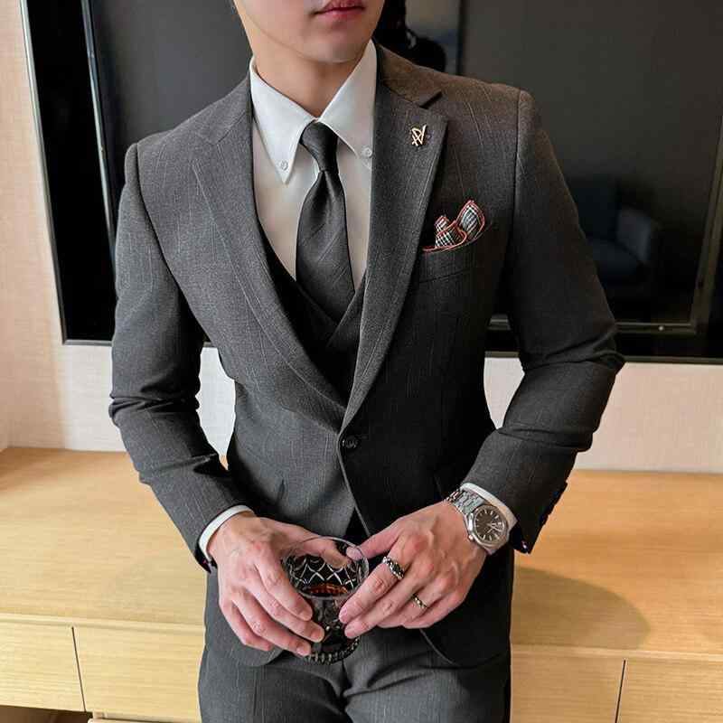 メンズ スーツ シングルボタン スリーピース スリムフィット 防シワ加工 ストライプ柄 ビジネス フォーマル 結婚式 新郎 披露宴 通勤 オフィス オールシーズン